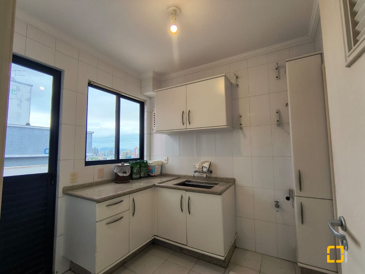 Cobertura com 459m², 4 quartos (sendo 2 suítes), 3 garagens, no bairro Campinas em São José