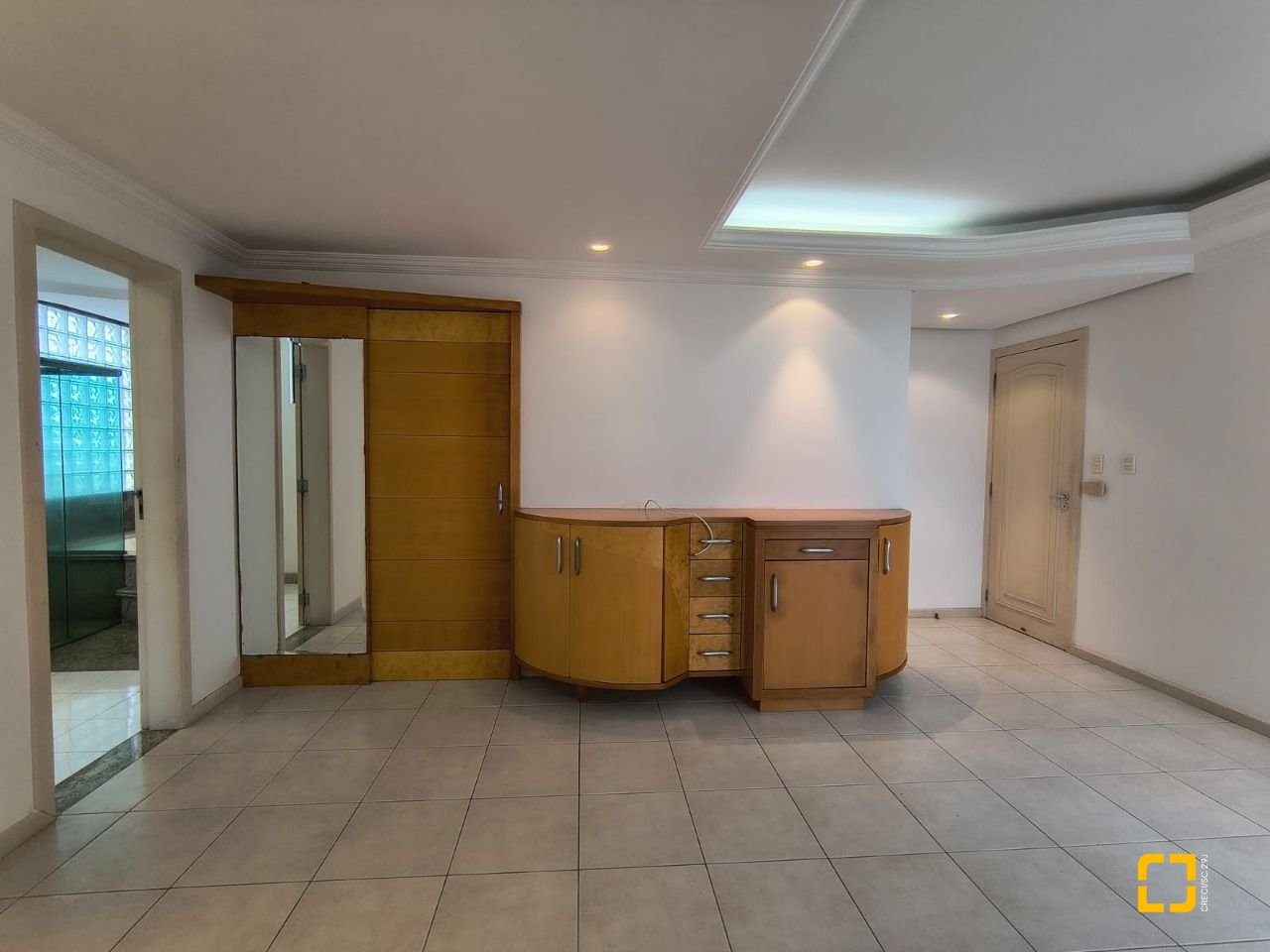 Cobertura com 459m², 4 quartos (sendo 2 suítes), 3 garagens, no bairro Campinas em São José