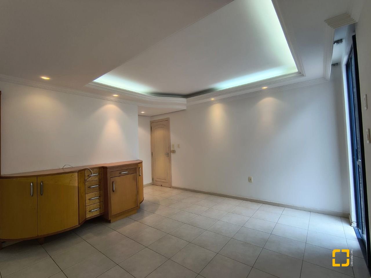 Cobertura com 459m², 4 quartos (sendo 2 suítes), 3 garagens, no bairro Campinas em São José