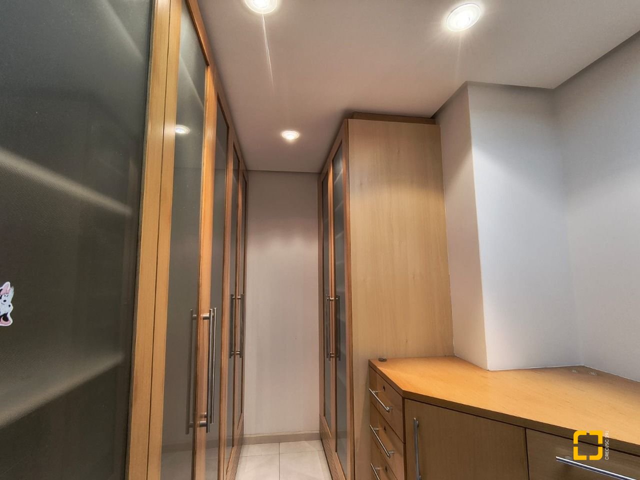 Cobertura com 459m², 4 quartos (sendo 2 suítes), 3 garagens, no bairro Campinas em São José
