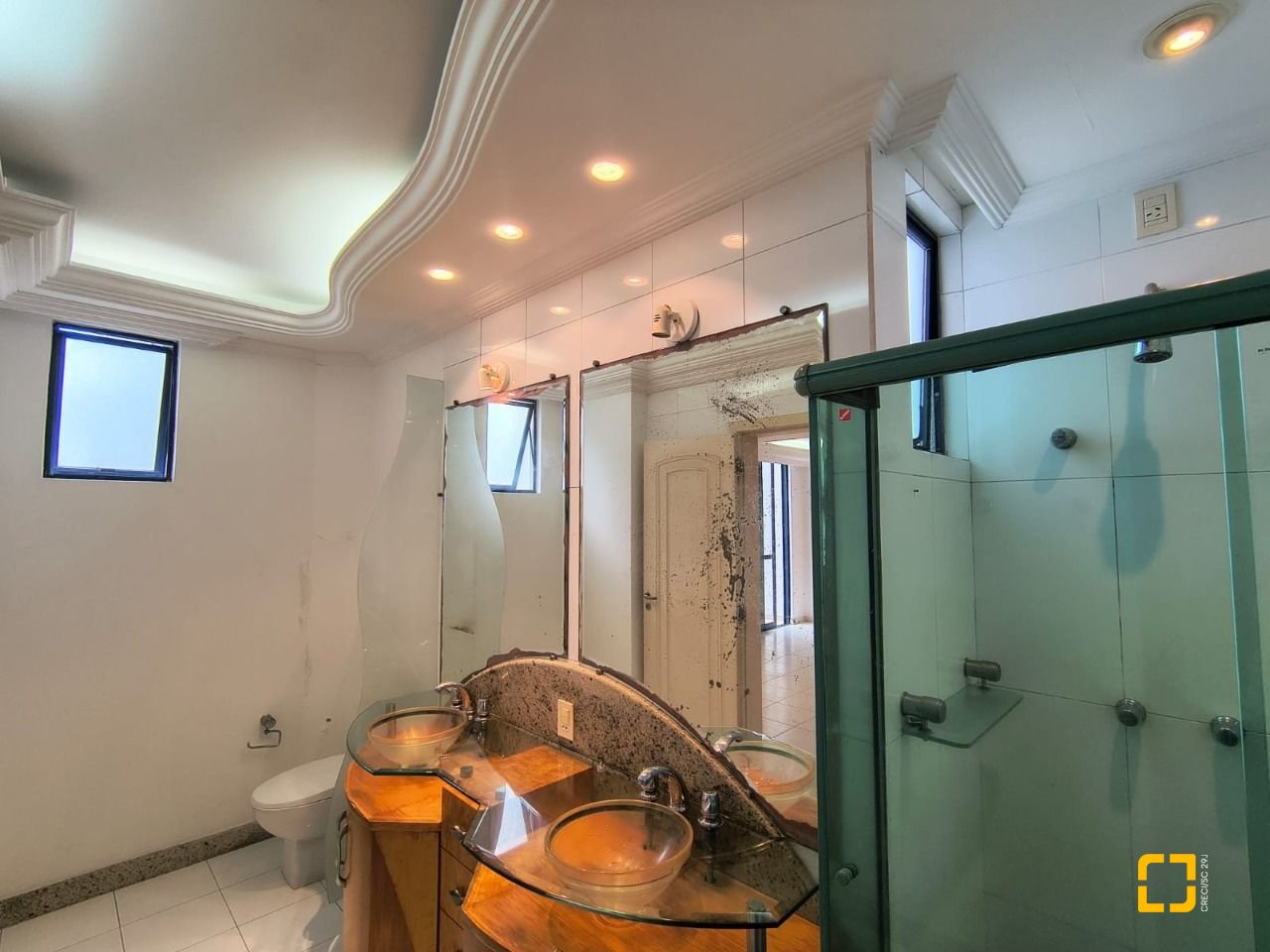 Cobertura com 459m², 4 quartos (sendo 2 suítes), 3 garagens, no bairro Campinas em São José