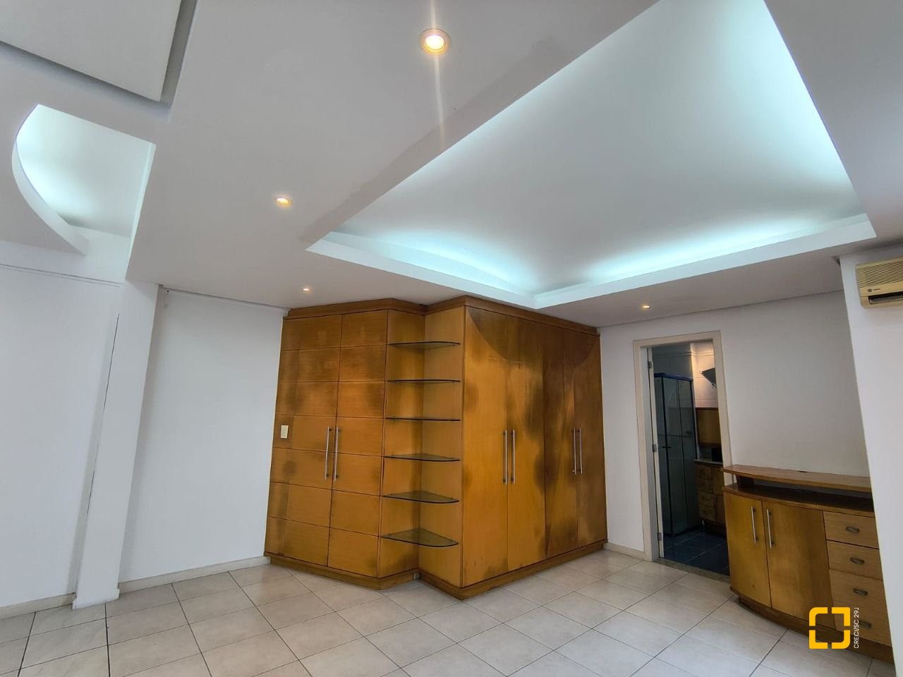 Cobertura com 459m², 4 quartos (sendo 2 suítes), 3 garagens, no bairro Campinas em São José