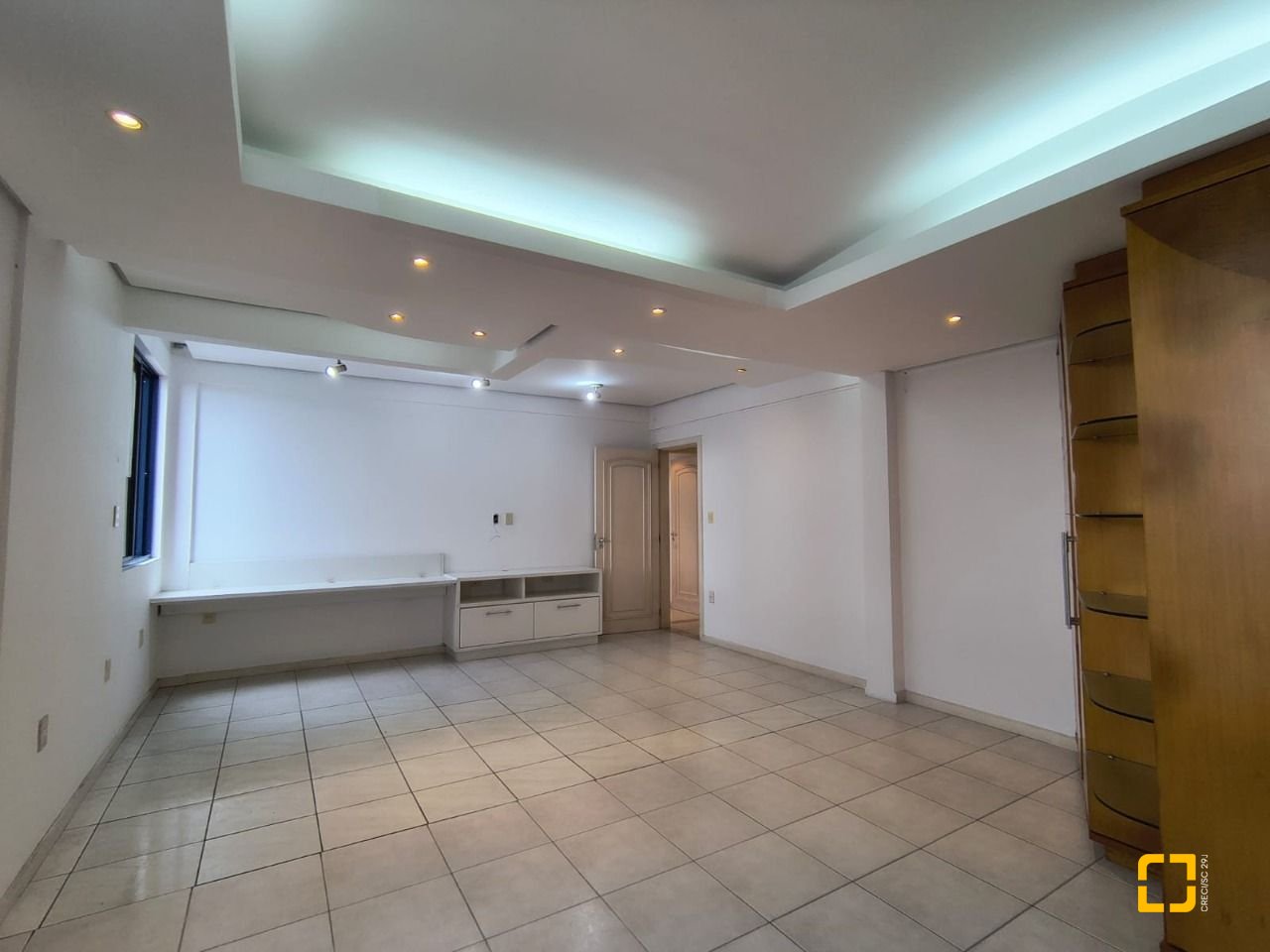 Cobertura com 459m², 4 quartos (sendo 2 suítes), 3 garagens, no bairro Campinas em São José