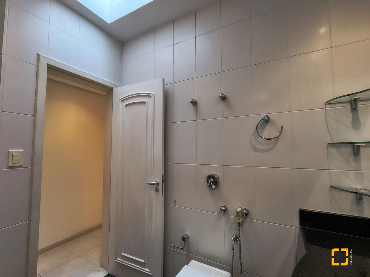 Cobertura com 459m², 4 quartos (sendo 2 suítes), 3 garagens, no bairro Campinas em São José