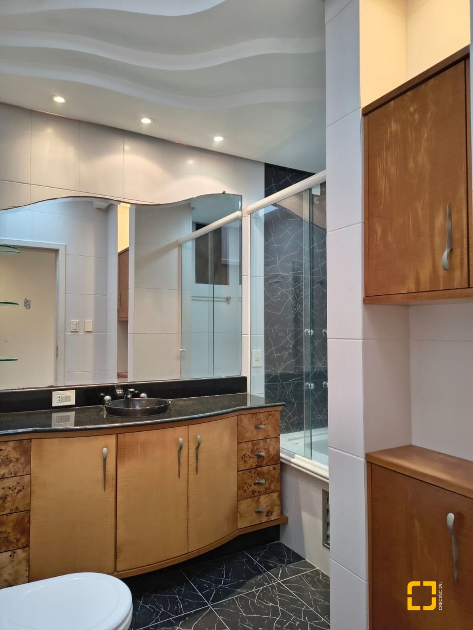 Cobertura com 459m², 4 quartos (sendo 2 suítes), 3 garagens, no bairro Campinas em São José