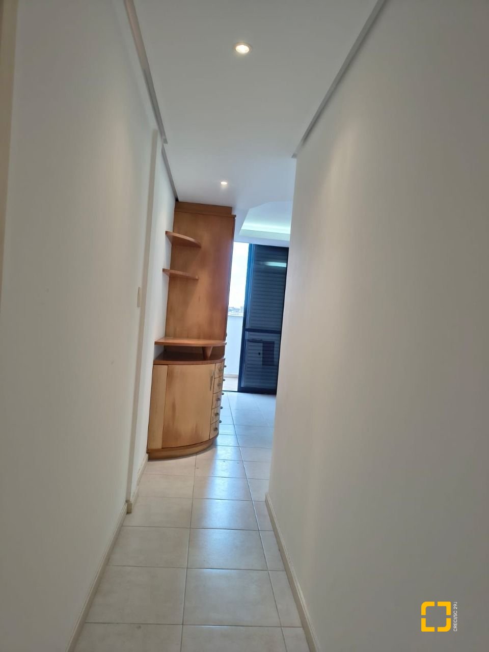 Cobertura com 459m², 4 quartos (sendo 2 suítes), 3 garagens, no bairro Campinas em São José