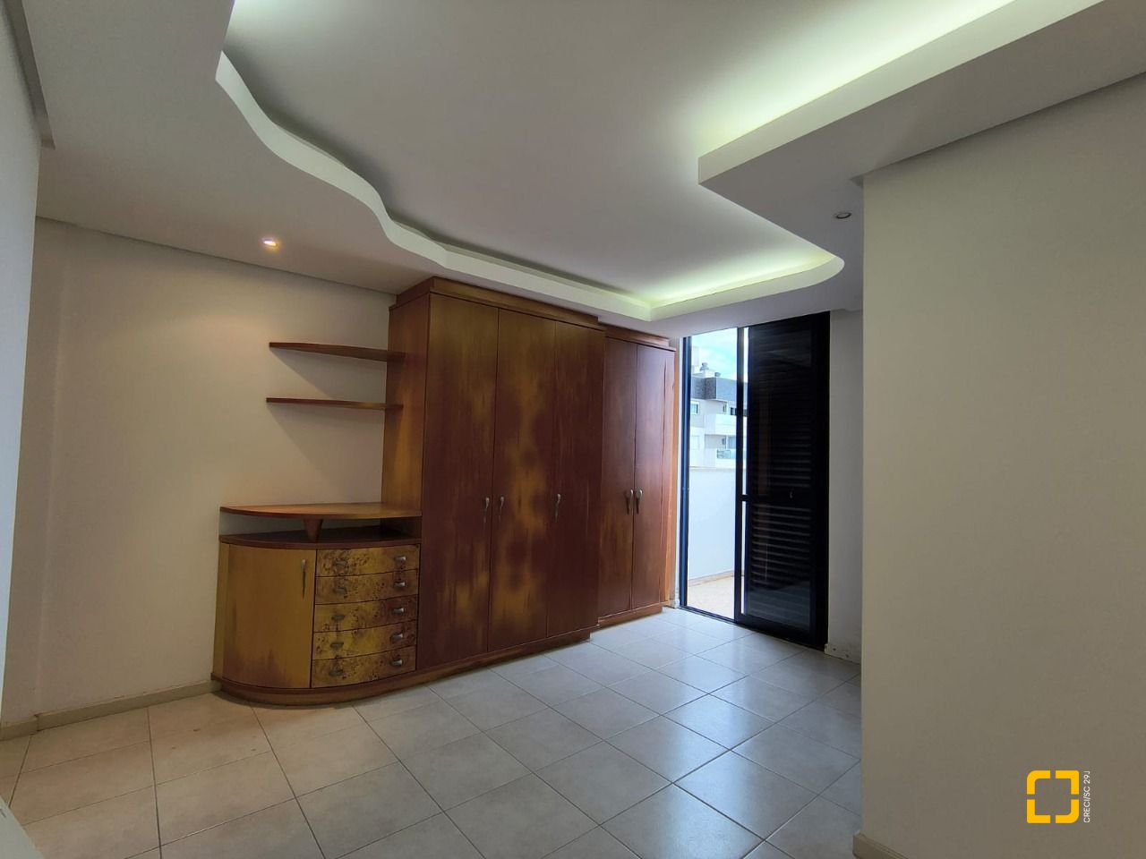 Cobertura com 459m², 4 quartos (sendo 2 suítes), 3 garagens, no bairro Campinas em São José