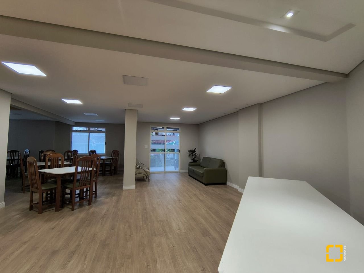 Cobertura com 459m², 4 quartos (sendo 2 suítes), 3 garagens, no bairro Campinas em São José