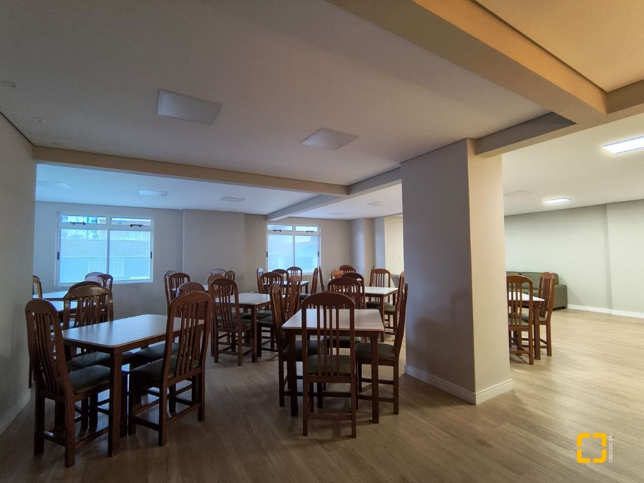 Cobertura com 459m², 4 quartos (sendo 2 suítes), 3 garagens, no bairro Campinas em São José
