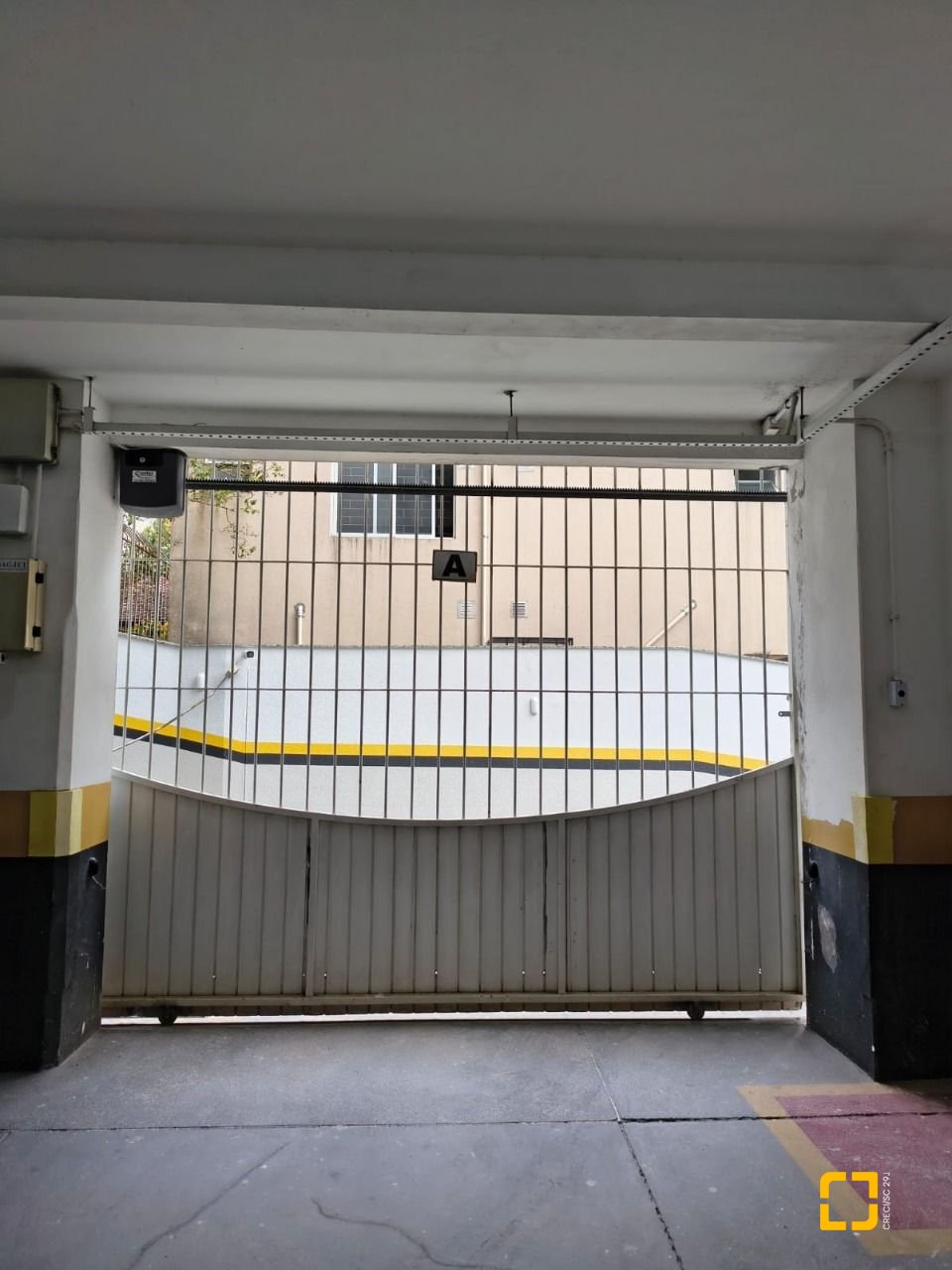 Cobertura com 459m², 4 quartos (sendo 2 suítes), 3 garagens, no bairro Campinas em São José