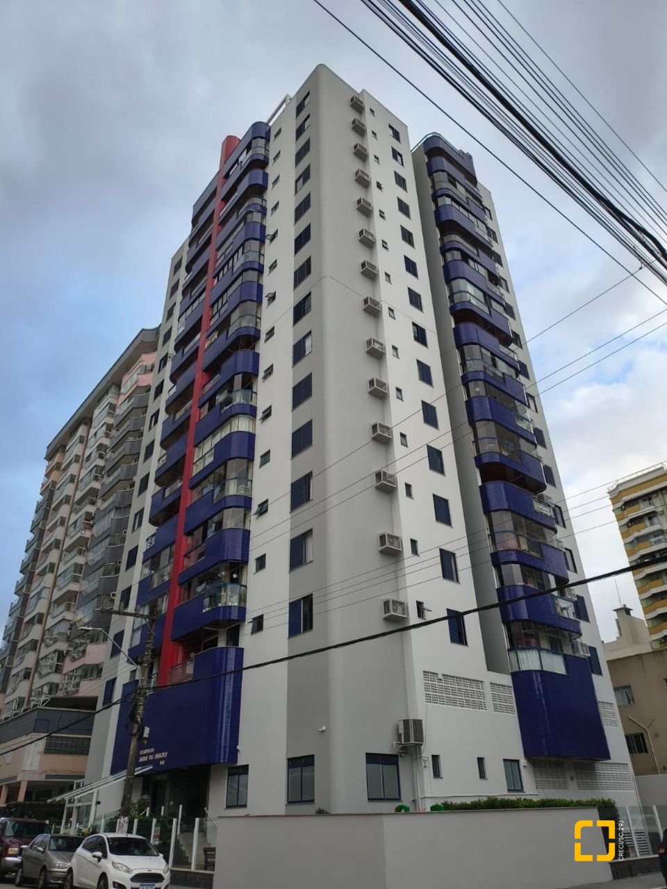 Cobertura com 459m², 4 quartos (sendo 2 suítes), 3 garagens, no bairro Campinas em São José