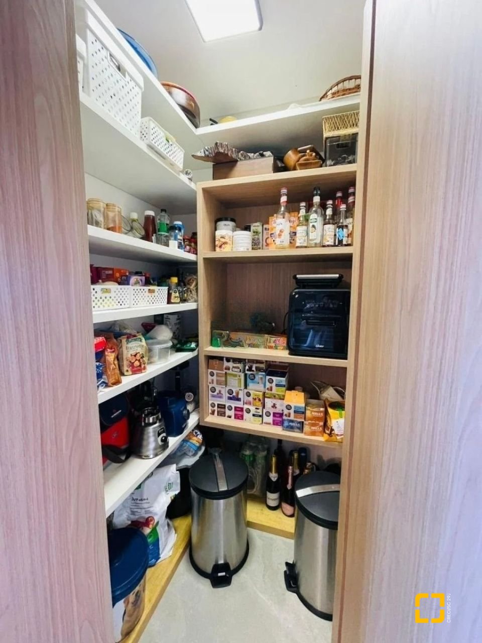 Casa de Condomínio com 413m², 3 quartos (sendo 3 suítes), 5 garagens, no bairro Lagoa da Conceição em Florianópolis