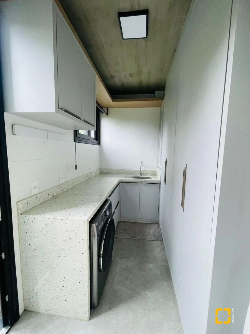 Casa de Condomínio com 413m², 3 quartos (sendo 3 suítes), 5 garagens, no bairro Lagoa da Conceição em Florianópolis