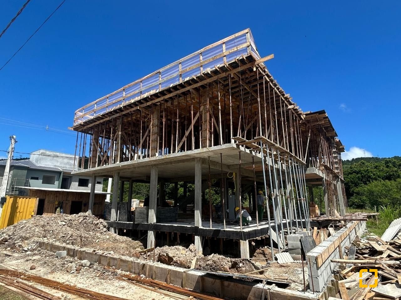 Casa com 135m², 3 quartos (sendo 1 suíte), 1 garagem, no bairro Vargem Pequena em Florianópolis