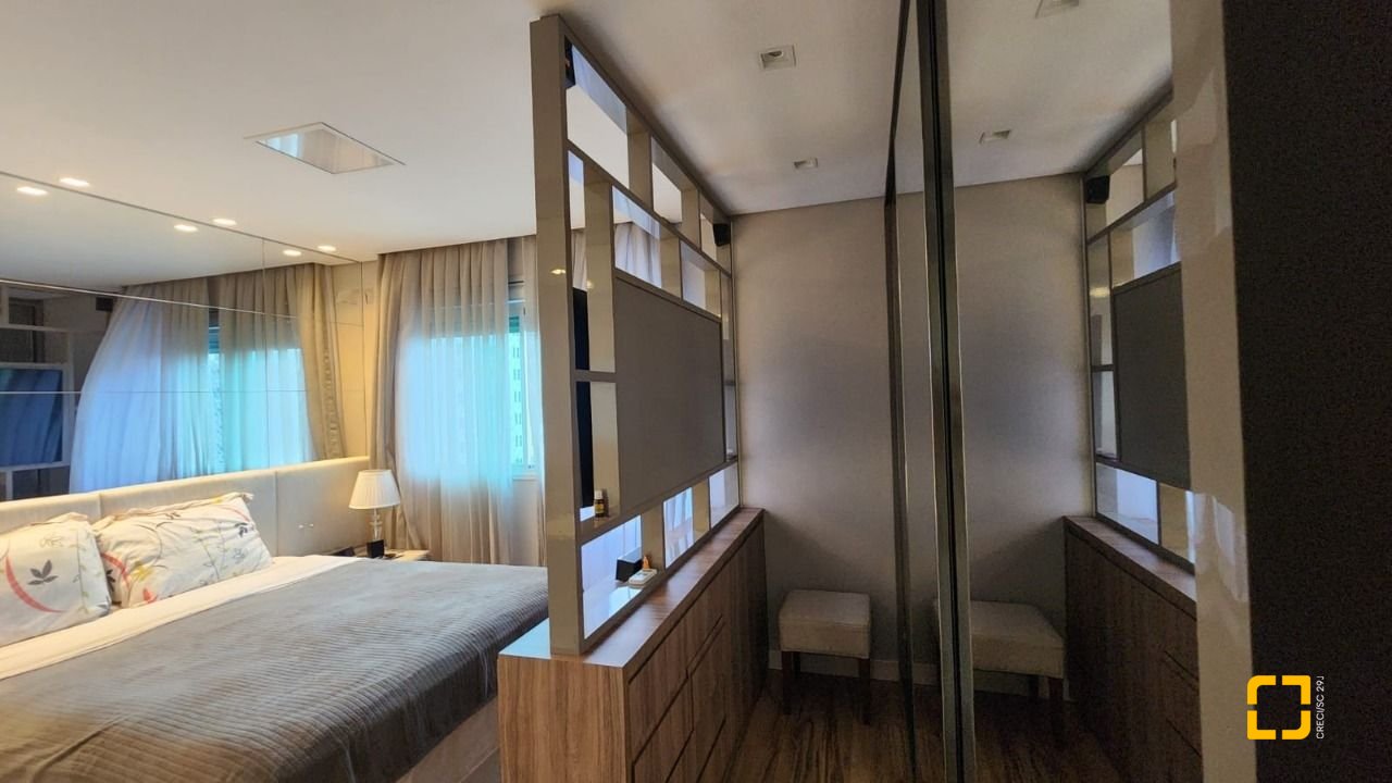 Cobertura com 206m², 4 quartos (sendo 2 suítes), 2 garagens, no bairro Agronômica em Florianópolis