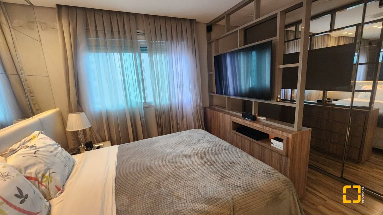 Cobertura com 206m², 4 quartos (sendo 2 suítes), 2 garagens, no bairro Agronômica em Florianópolis