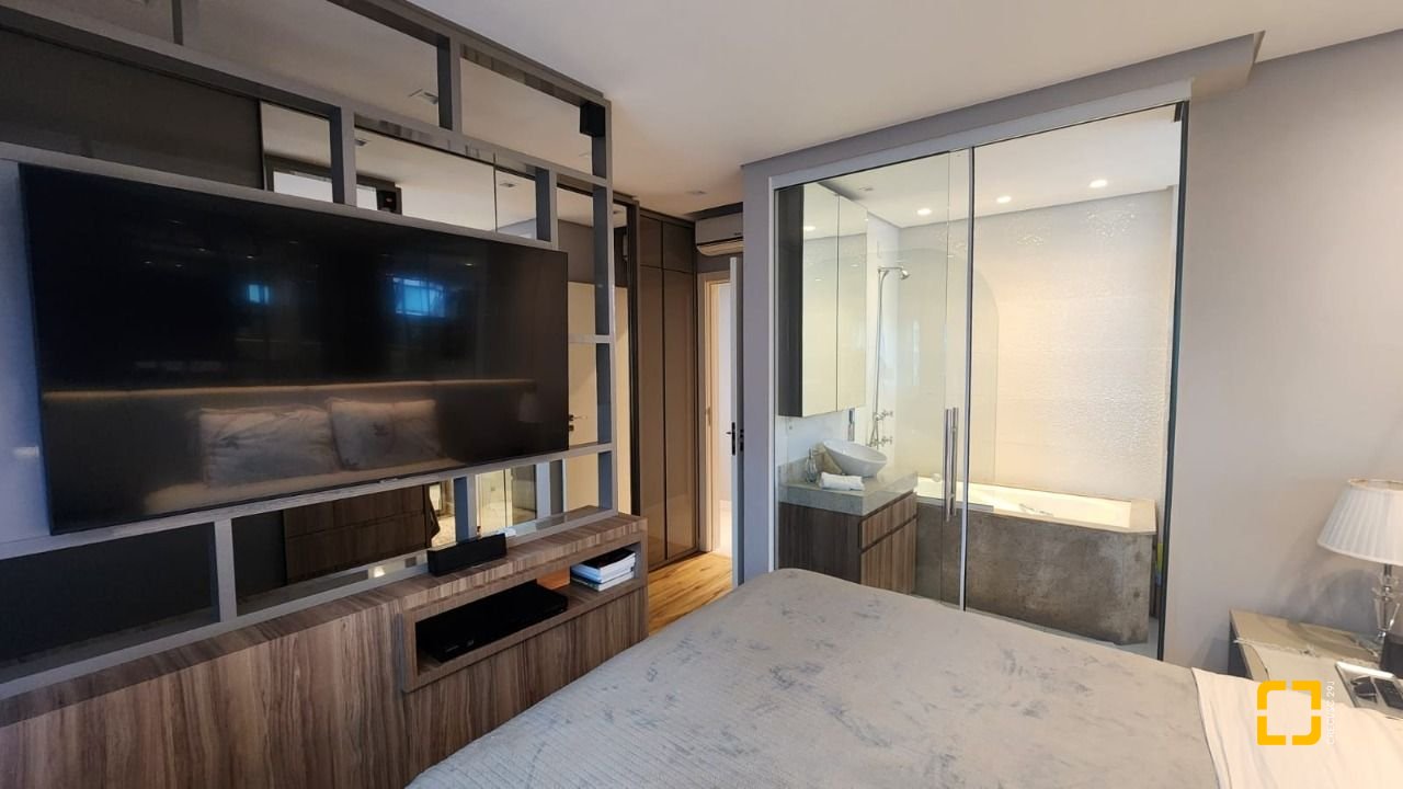 Cobertura com 206m², 4 quartos (sendo 2 suítes), 2 garagens, no bairro Agronômica em Florianópolis