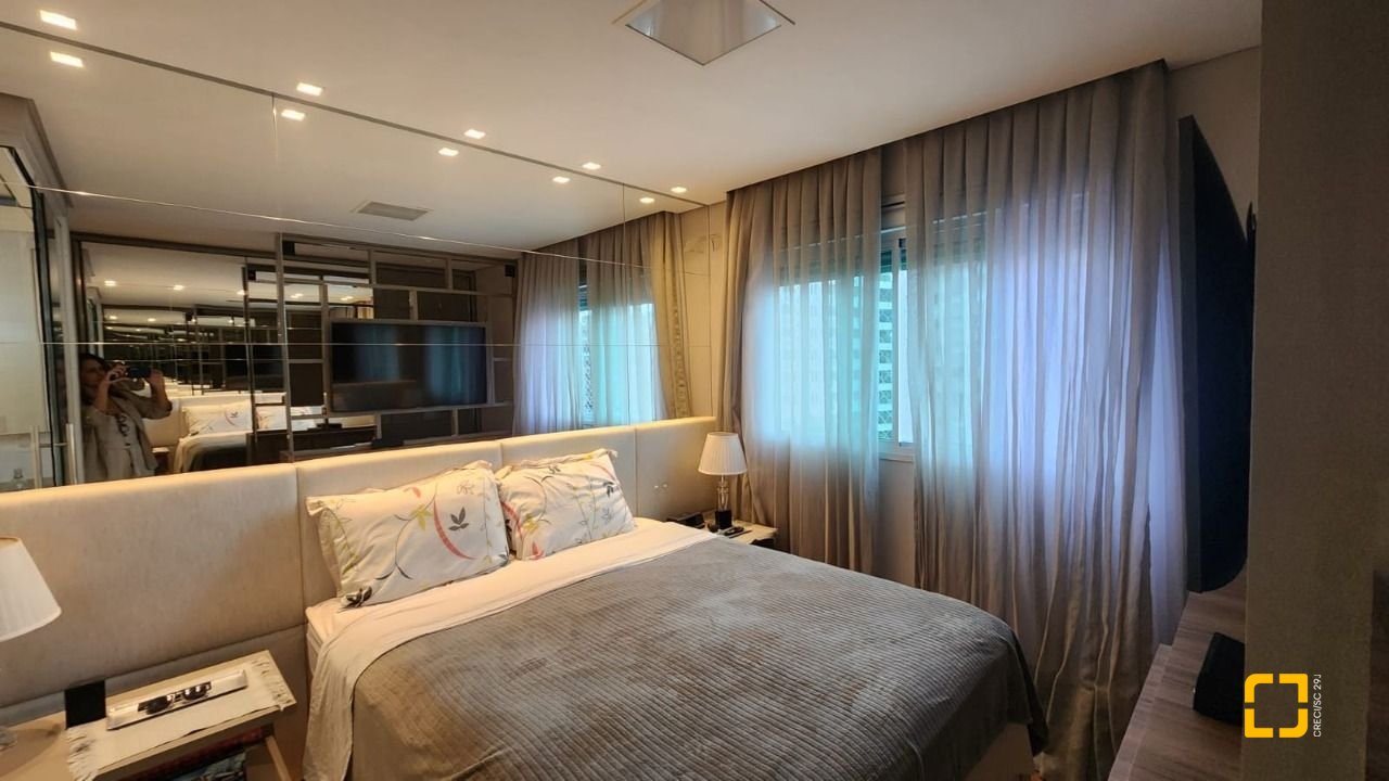 Cobertura com 206m², 4 quartos (sendo 2 suítes), 2 garagens, no bairro Agronômica em Florianópolis