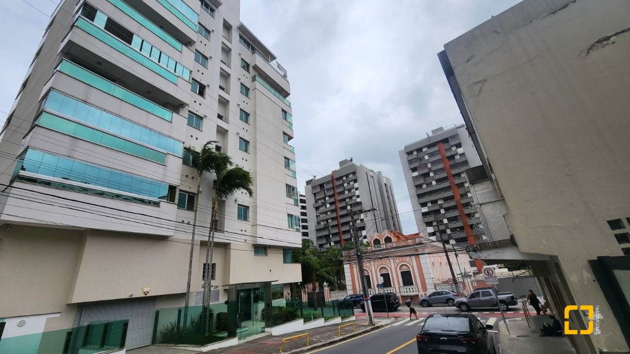 Cobertura com 206m², 4 quartos (sendo 2 suítes), 2 garagens, no bairro Agronômica em Florianópolis