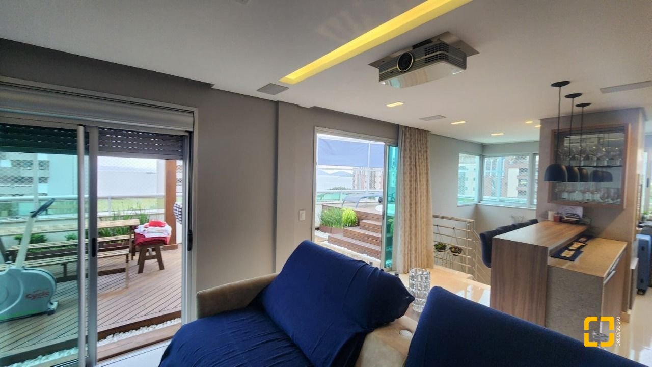 Cobertura com 206m², 4 quartos (sendo 2 suítes), 2 garagens, no bairro Agronômica em Florianópolis