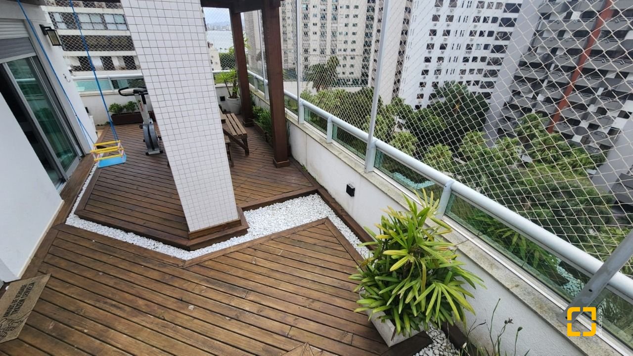 Cobertura com 206m², 4 quartos (sendo 2 suítes), 2 garagens, no bairro Agronômica em Florianópolis