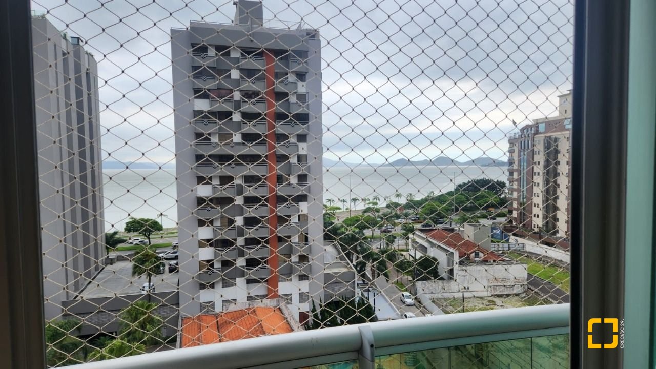 Cobertura com 206m², 4 quartos (sendo 2 suítes), 2 garagens, no bairro Agronômica em Florianópolis