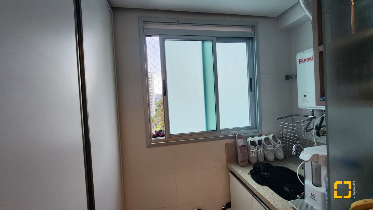 Cobertura com 206m², 4 quartos (sendo 2 suítes), 2 garagens, no bairro Agronômica em Florianópolis