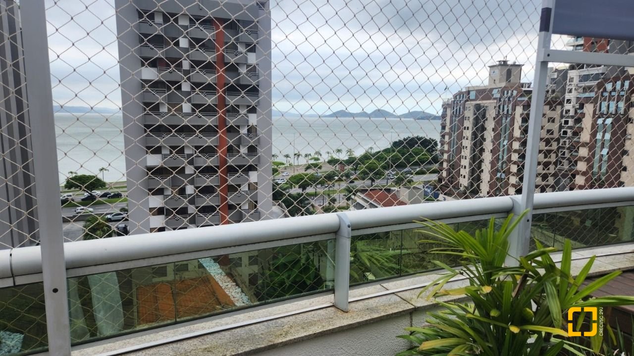 Cobertura com 206m², 4 quartos (sendo 2 suítes), 2 garagens, no bairro Agronômica em Florianópolis