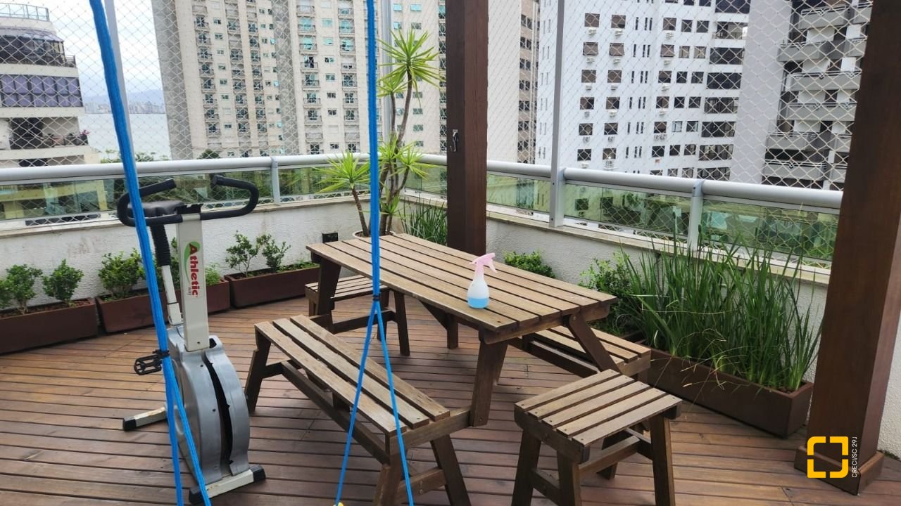 Cobertura com 206m², 4 quartos (sendo 2 suítes), 2 garagens, no bairro Agronômica em Florianópolis