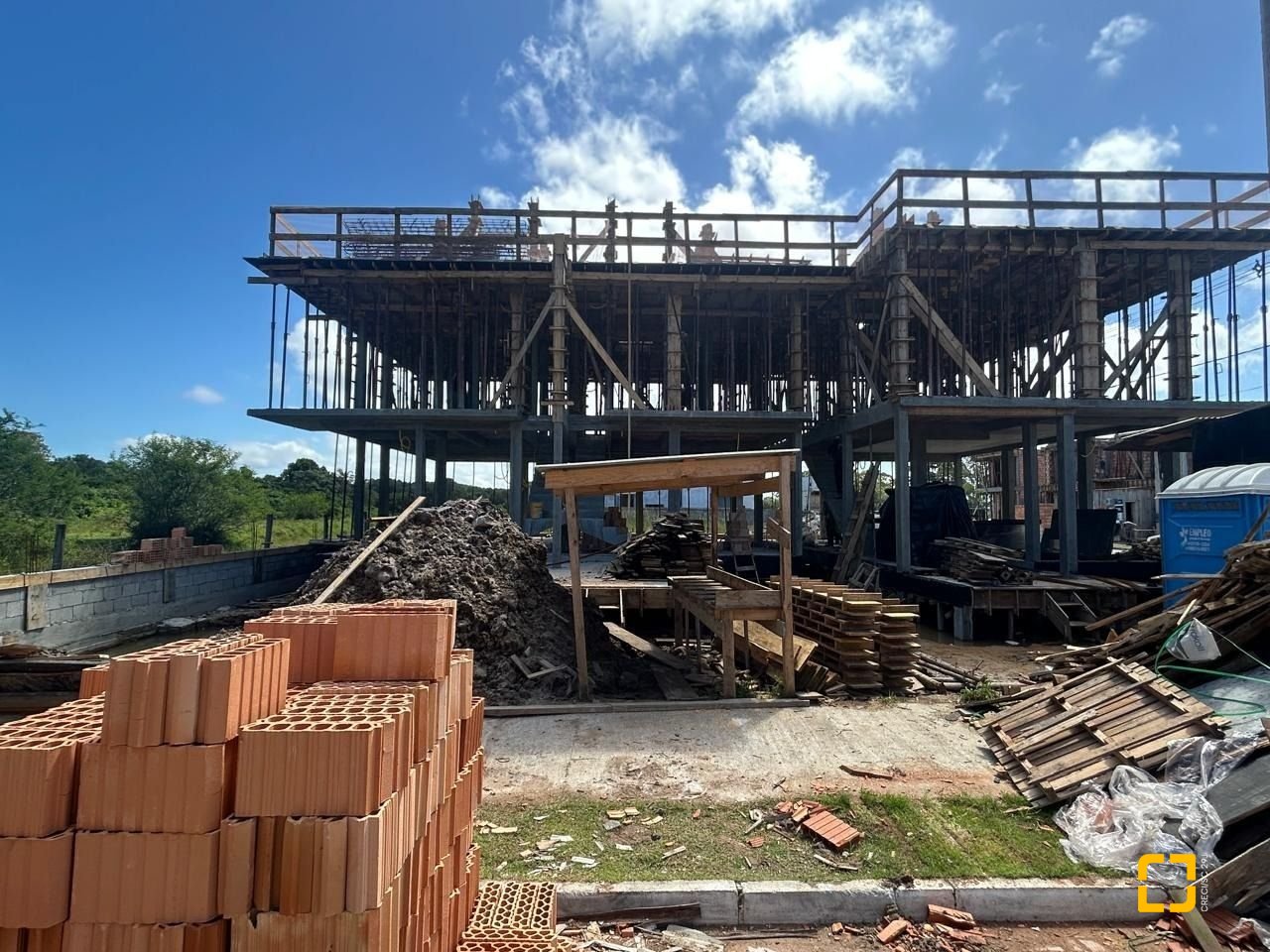 Casa com 133m², 3 quartos (sendo 1 suíte), 1 garagem, no bairro Vargem Pequena em Florianópolis