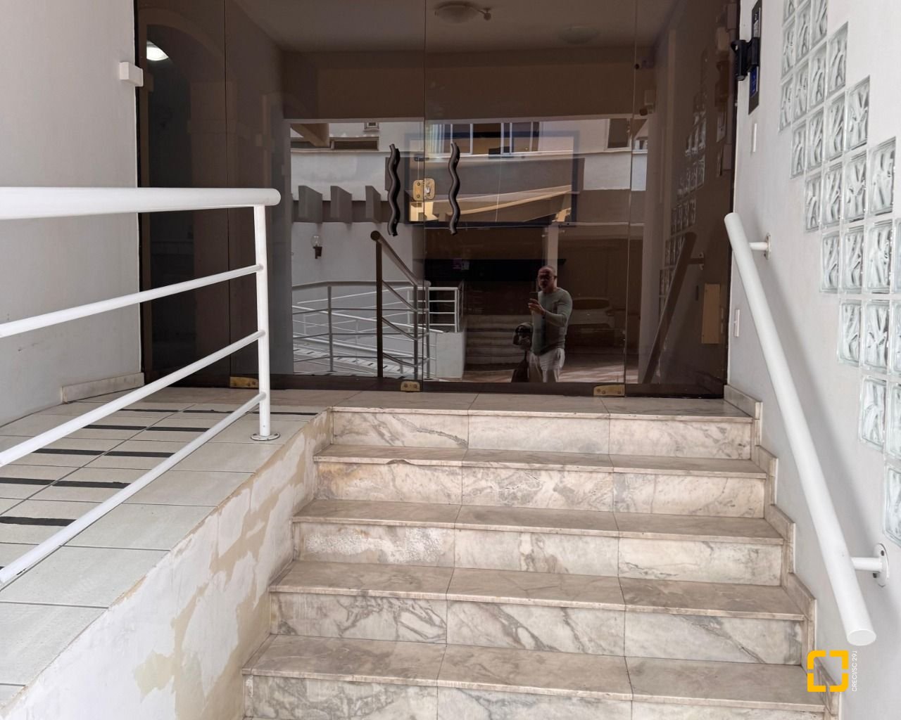Apartamento com 104m², 4 quartos (sendo 1 suíte), 1 garagem, no bairro Centro em Florianópolis