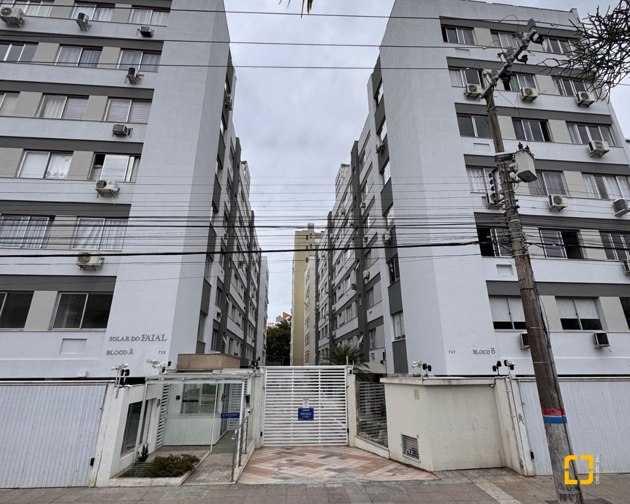 Apartamento com 104m², 4 quartos (sendo 1 suíte), 1 garagem, no bairro Centro em Florianópolis