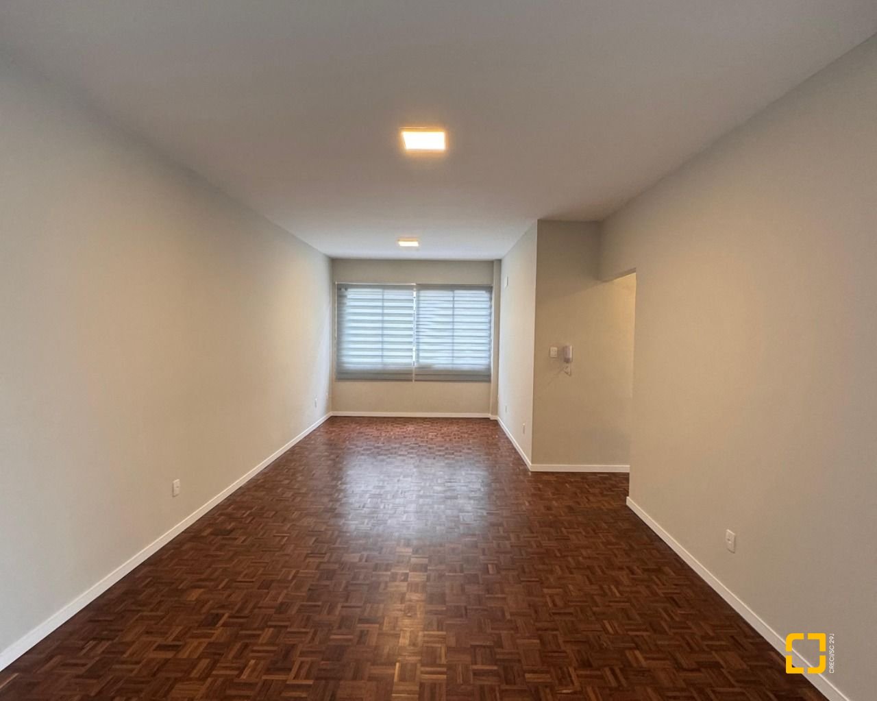 Apartamento com 104m², 4 quartos (sendo 1 suíte), 1 garagem, no bairro Centro em Florianópolis