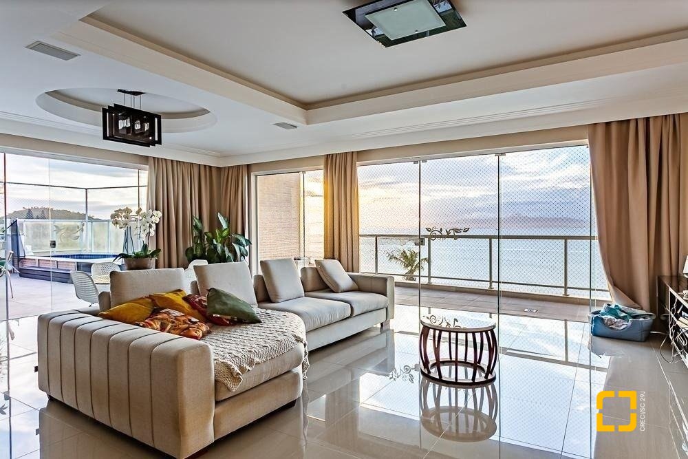 Cobertura com 487m², 4 quartos (sendo 4 suítes), 4 garagens, no bairro João Paulo em Florianópolis