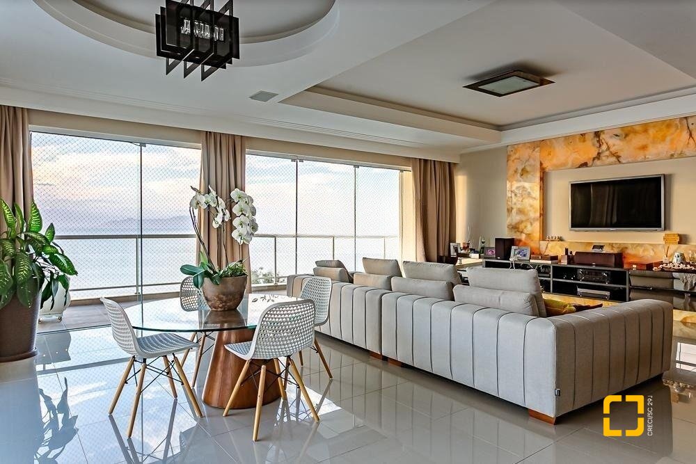 Cobertura com 487m², 4 quartos (sendo 4 suítes), 4 garagens, no bairro João Paulo em Florianópolis