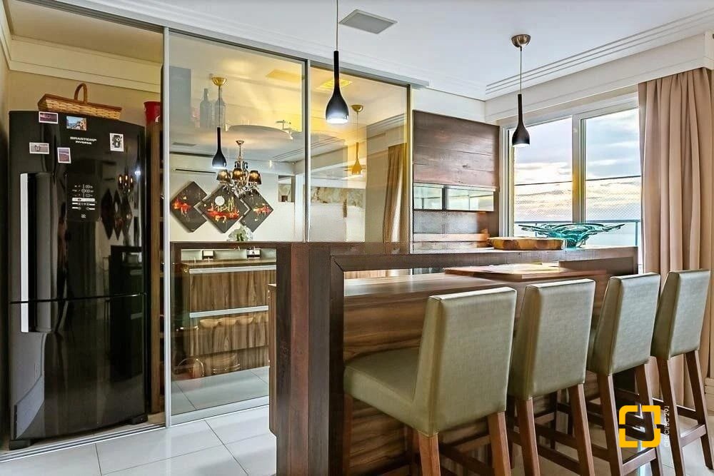 Cobertura com 487m², 4 quartos (sendo 4 suítes), 4 garagens, no bairro João Paulo em Florianópolis