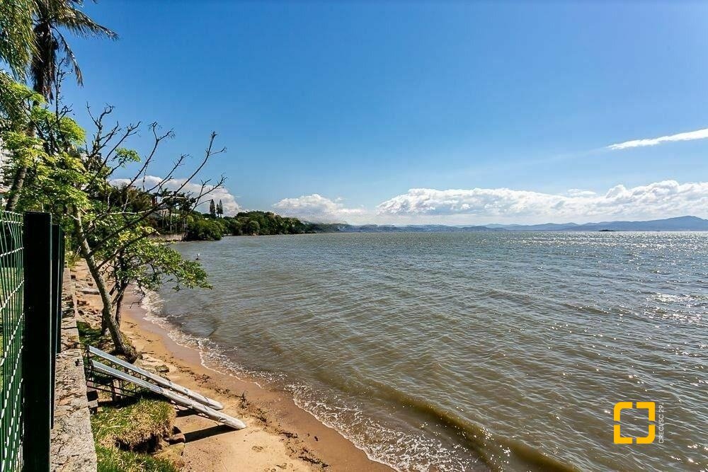 Cobertura com 487m², 4 quartos (sendo 4 suítes), 4 garagens, no bairro João Paulo em Florianópolis