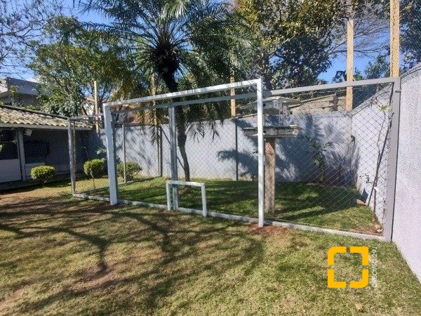 Casa com 585m², 8 quartos (sendo 3 suítes), 6 garagens, no bairro João Paulo em Florianópolis