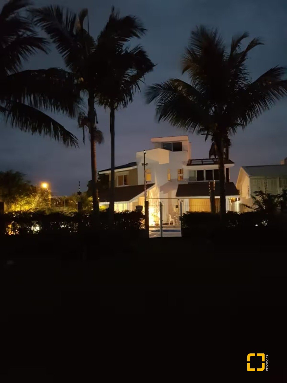 Casa com 222m², 4 quartos (sendo 2 suítes), 2 garagens, no bairro Daniela em Florianópolis