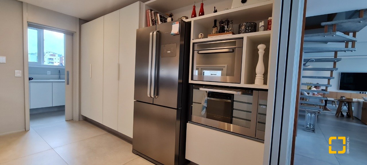 Cobertura com 172m², 5 quartos (sendo 2 suítes), 1 garagem, no bairro Centro em Florianópolis