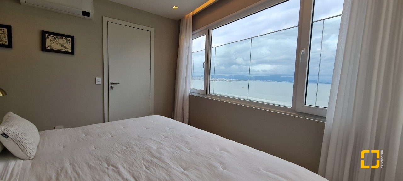 Cobertura com 172m², 5 quartos (sendo 2 suítes), 1 garagem, no bairro Centro em Florianópolis