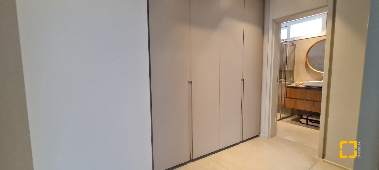 Cobertura com 172m², 5 quartos (sendo 2 suítes), 1 garagem, no bairro Centro em Florianópolis