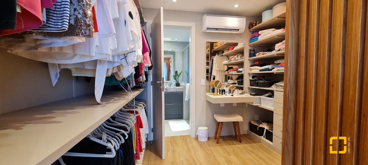 Cobertura com 172m², 5 quartos (sendo 2 suítes), 1 garagem, no bairro Centro em Florianópolis
