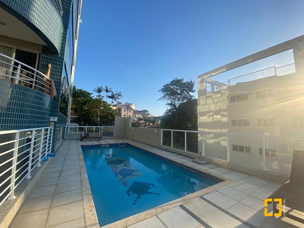 Apartamento com 139m², 4 quartos (sendo 1 suíte), 2 garagens, no bairro Agronomica em Florianópolis