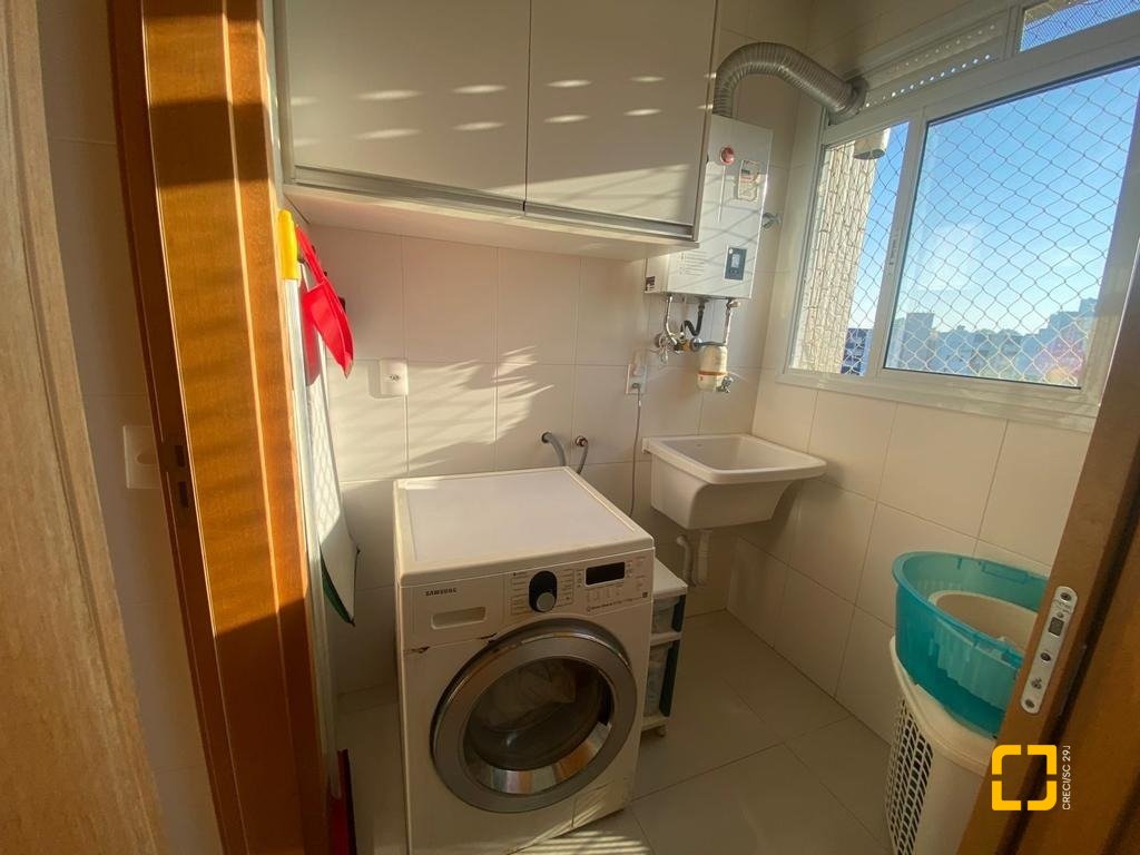 Apartamento com 139m², 4 quartos (sendo 1 suíte), 2 garagens, no bairro Agronomica em Florianópolis