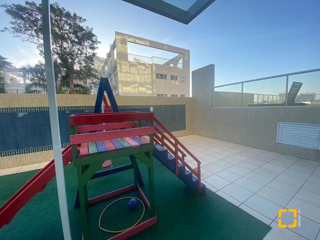 Apartamento com 139m², 4 quartos (sendo 1 suíte), 2 garagens, no bairro Agronomica em Florianópolis