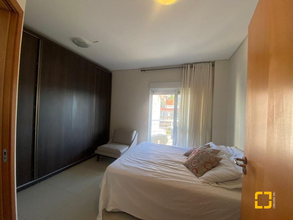 Apartamento com 139m², 4 quartos (sendo 1 suíte), 2 garagens, no bairro Agronomica em Florianópolis