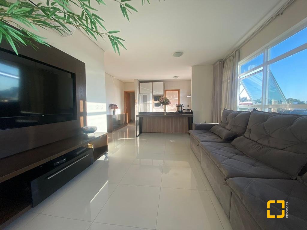 Apartamento com 139m², 4 quartos (sendo 1 suíte), 2 garagens, no bairro Agronomica em Florianópolis