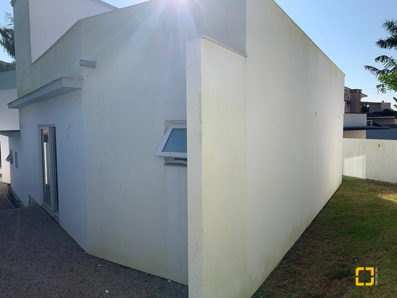 Casa de Condomínio com 192m², 6 quartos (sendo 3 suítes), 2 garagens, no bairro Cachoeira do Bom Jesus em Florianópolis