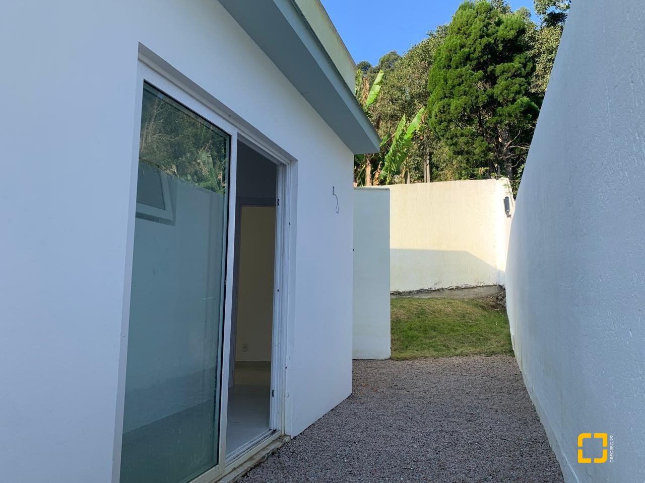 Casa de Condomínio com 192m², 6 quartos (sendo 3 suítes), 2 garagens, no bairro Cachoeira do Bom Jesus em Florianópolis